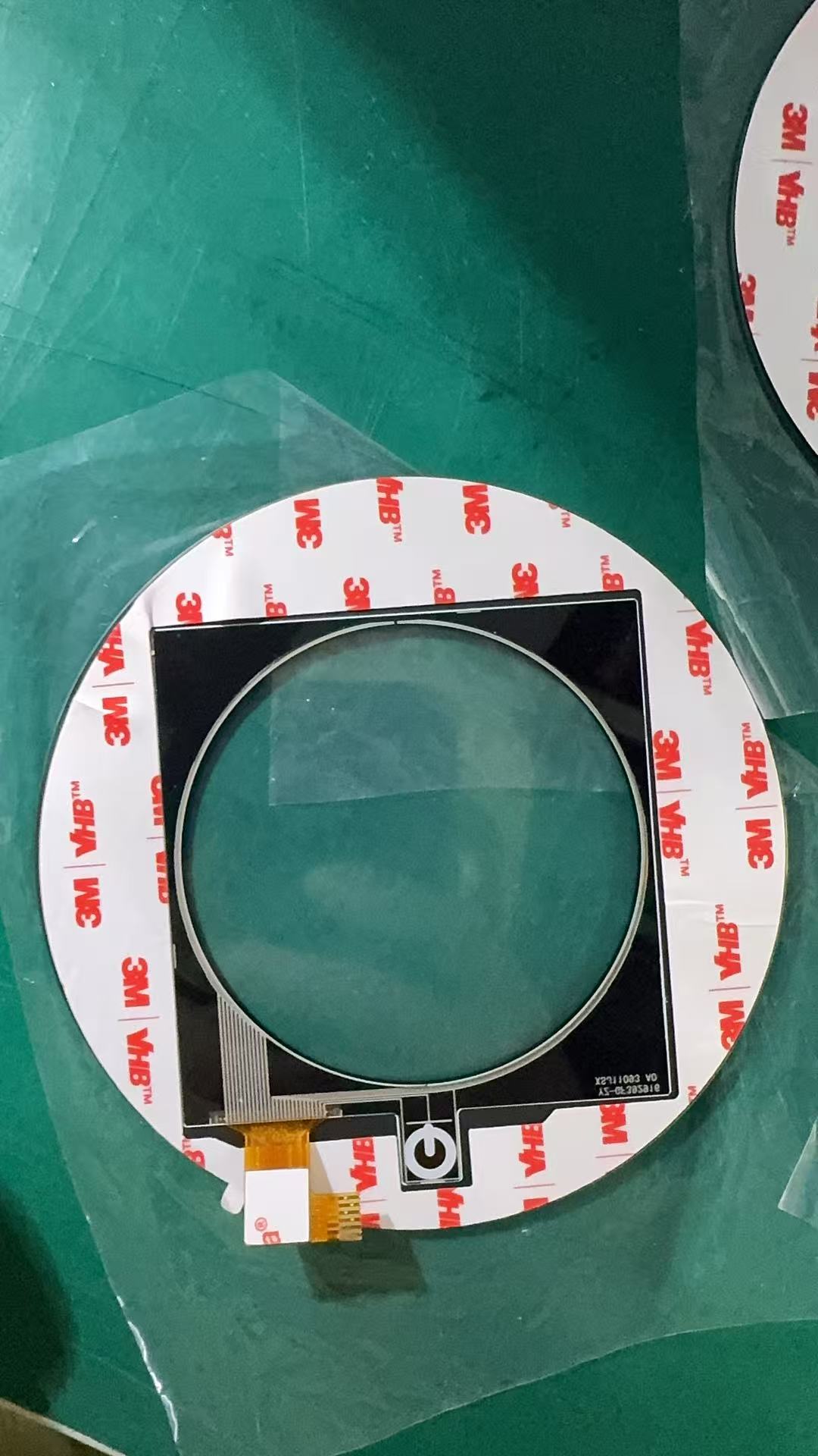 Преимущества использования двусторонней ленты VHB для покрытий сенсорных панелей